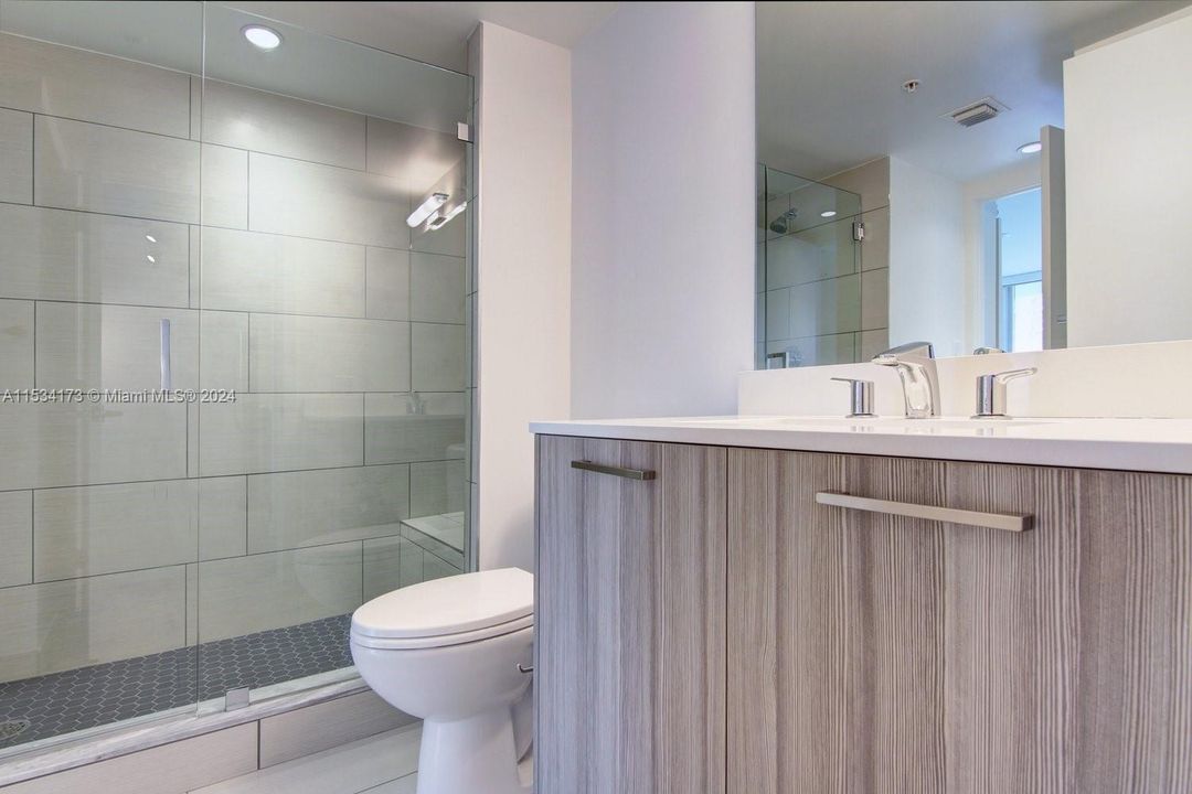 Recently Rented: $2,926 (1 beds, 1 baths, 797 Square Feet)