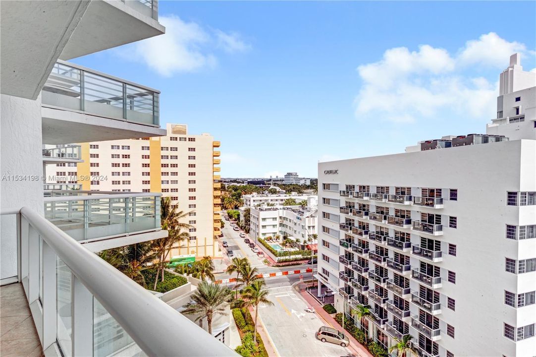 Active With Contract: $2,095,000 (3 beds, 3 baths, 1525 Square Feet)