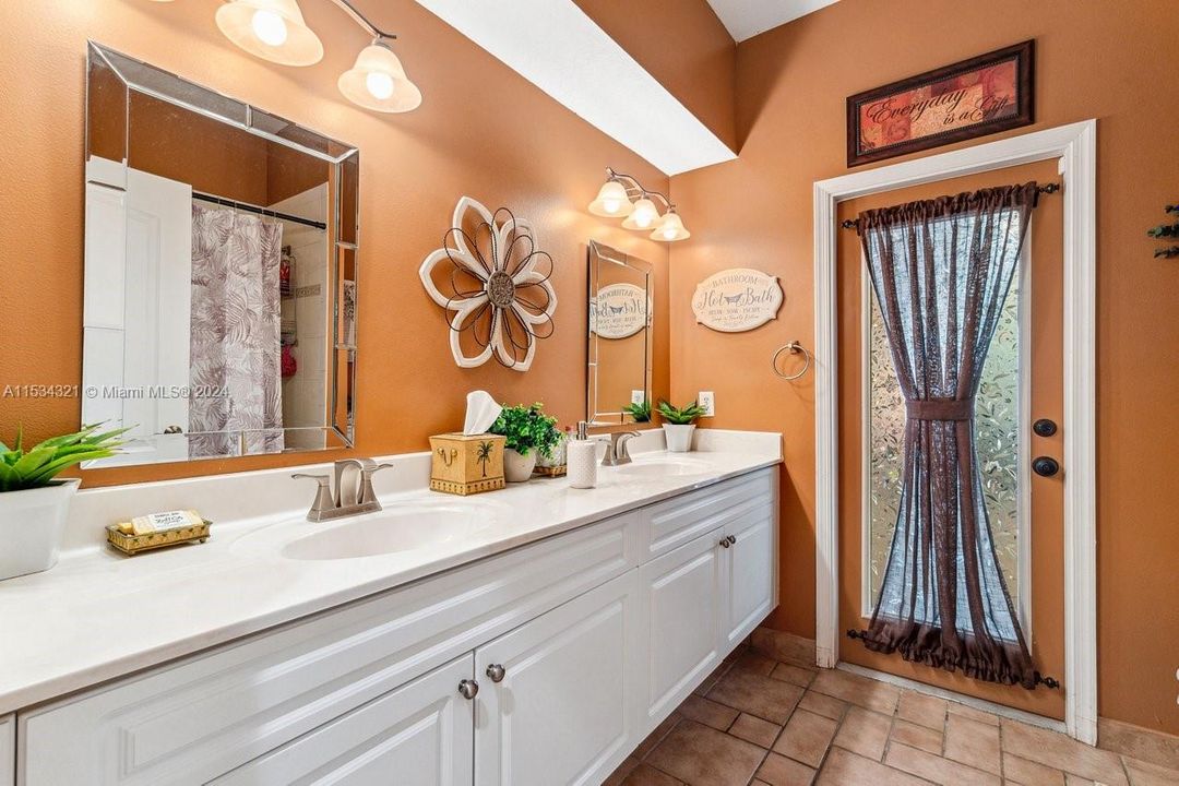 guest bath double sinks