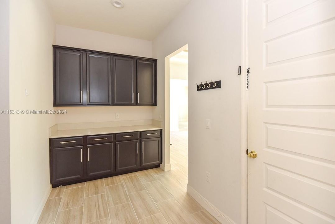 Recently Sold: $605,000 (5 beds, 4 baths, 3209 Square Feet)