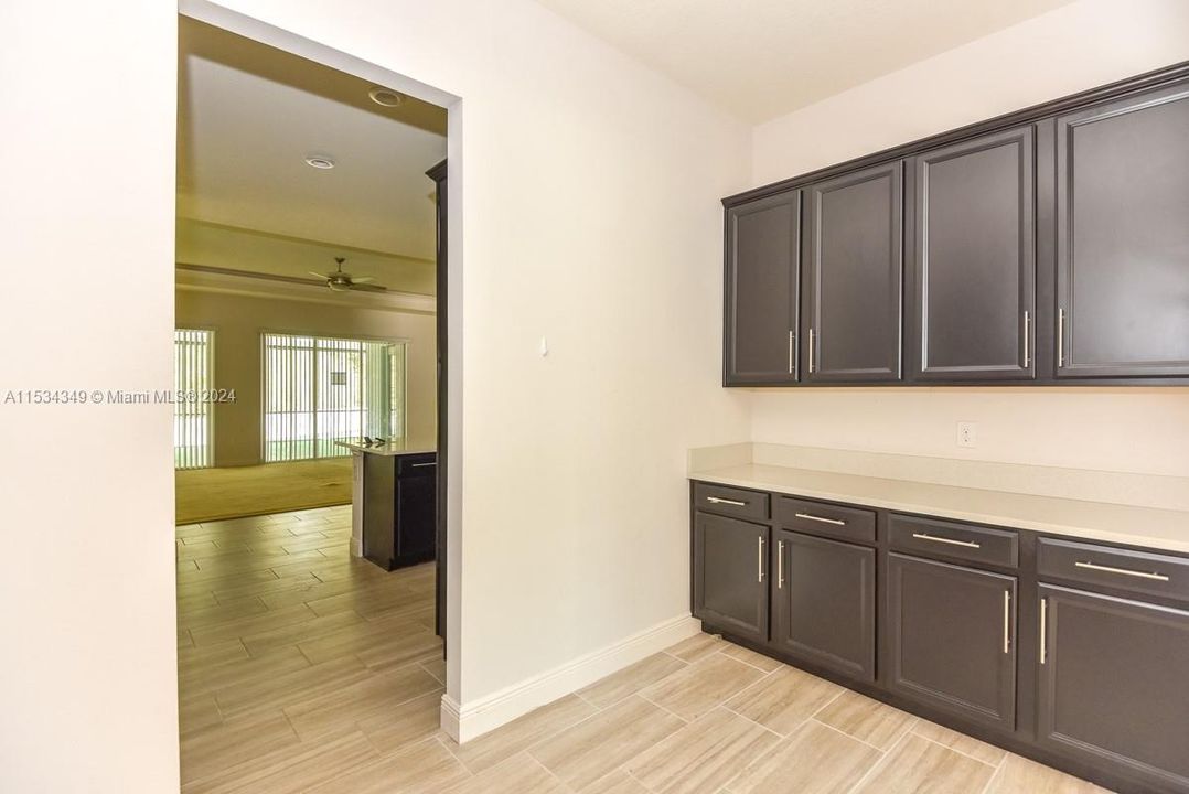 Recently Sold: $605,000 (5 beds, 4 baths, 3209 Square Feet)