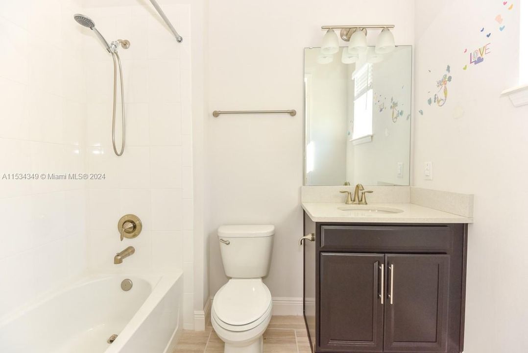Recently Sold: $605,000 (5 beds, 4 baths, 3209 Square Feet)