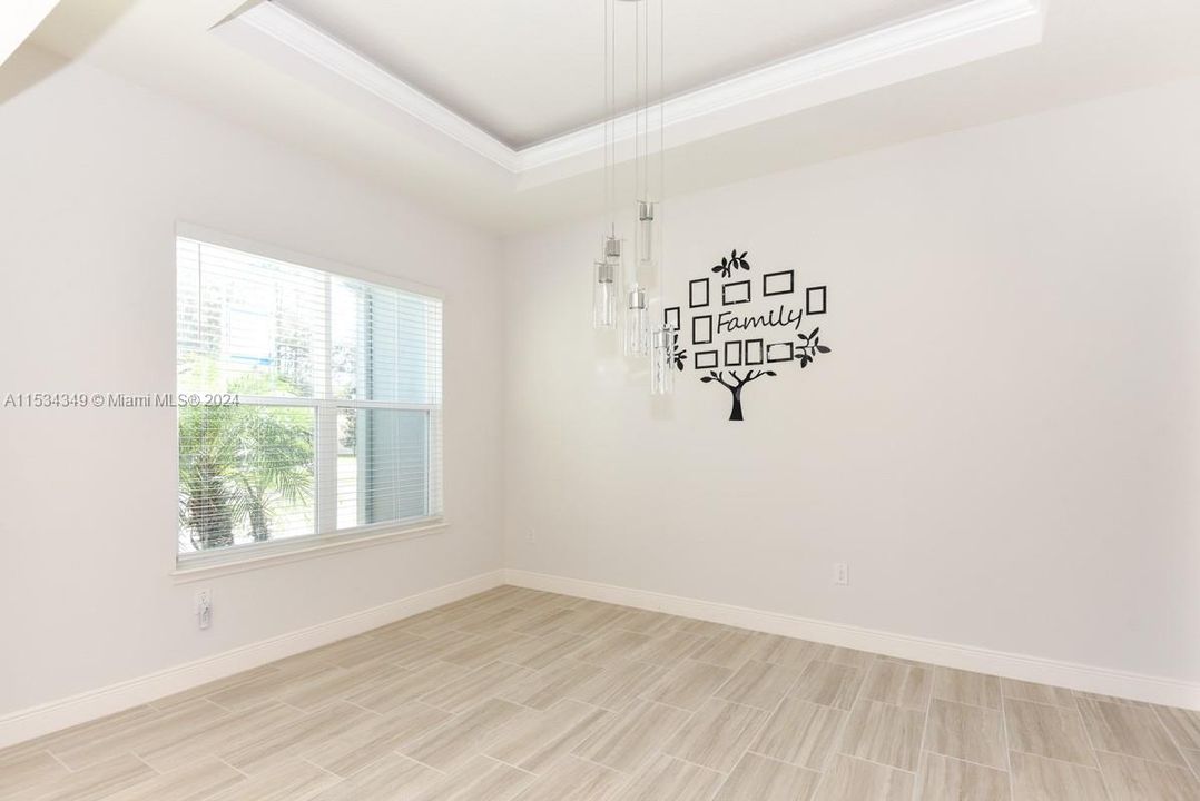 Recently Sold: $605,000 (5 beds, 4 baths, 3209 Square Feet)