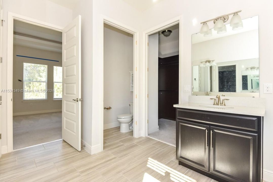 Recently Sold: $605,000 (5 beds, 4 baths, 3209 Square Feet)