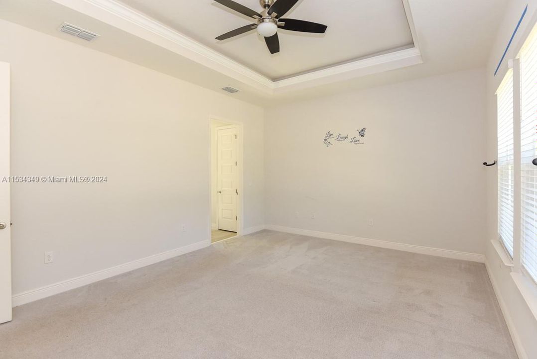 Recently Sold: $605,000 (5 beds, 4 baths, 3209 Square Feet)