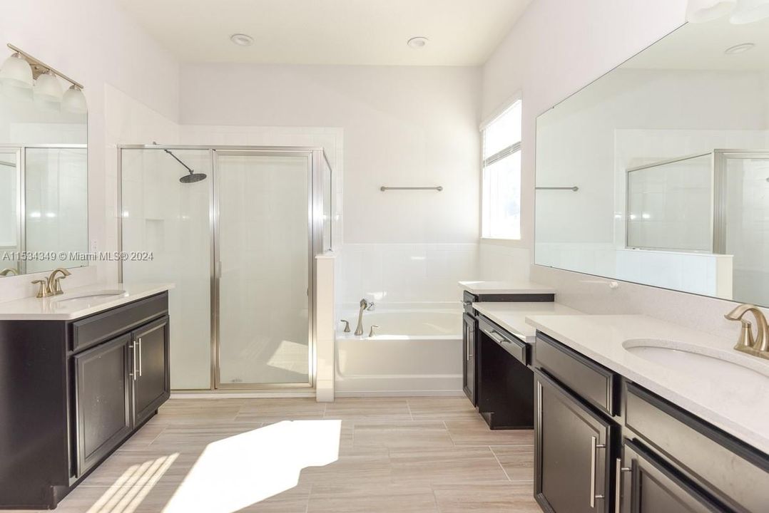 Recently Sold: $605,000 (5 beds, 4 baths, 3209 Square Feet)