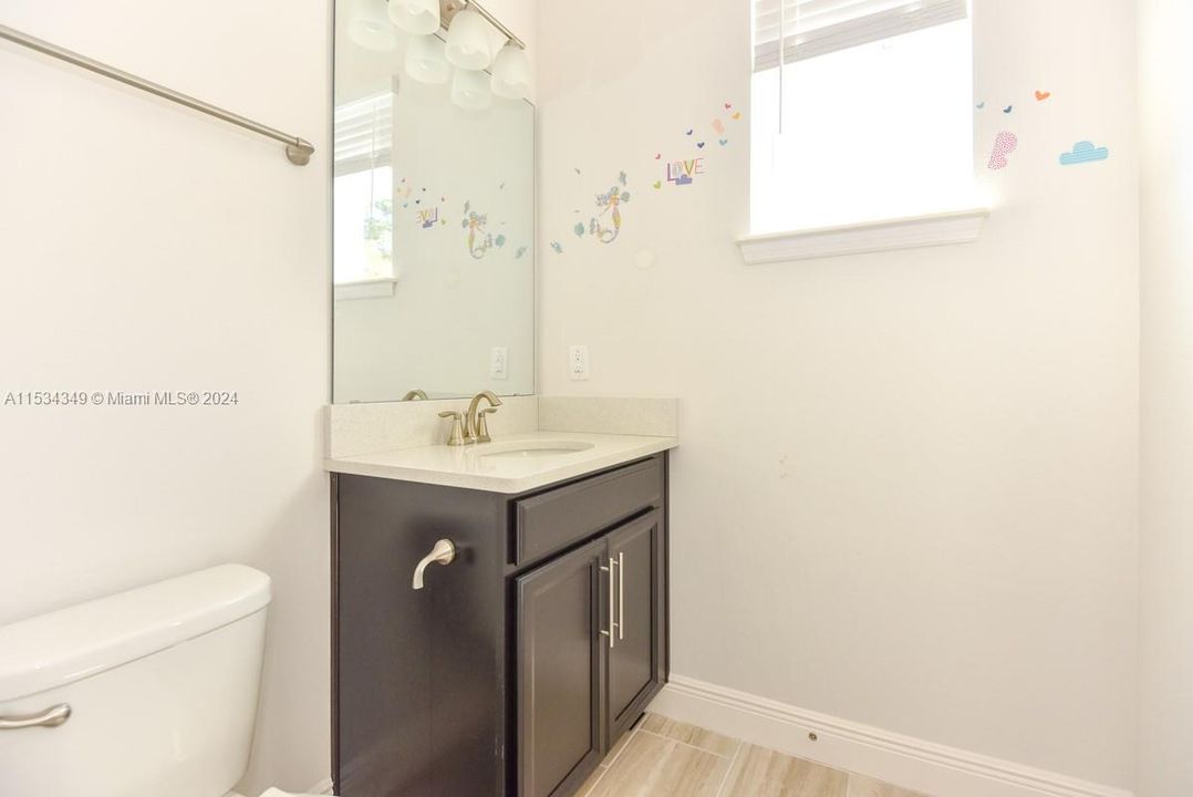 Recently Sold: $605,000 (5 beds, 4 baths, 3209 Square Feet)