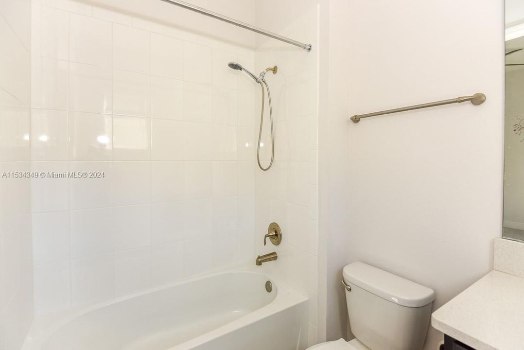 Recently Sold: $605,000 (5 beds, 4 baths, 3209 Square Feet)