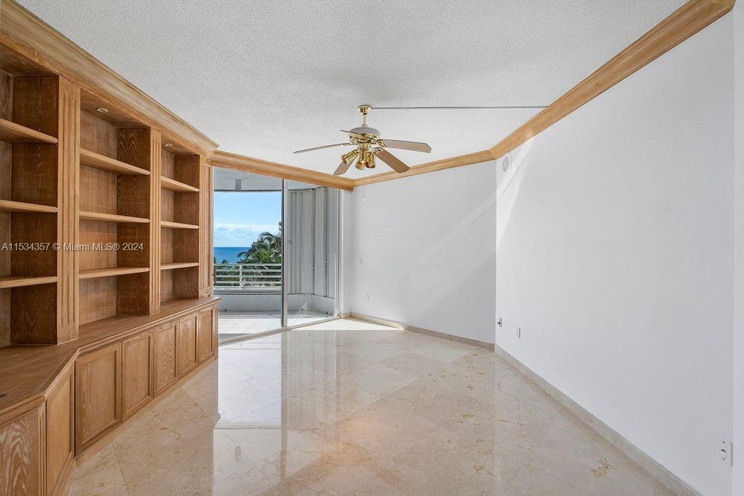 Office/Guest Bedroom