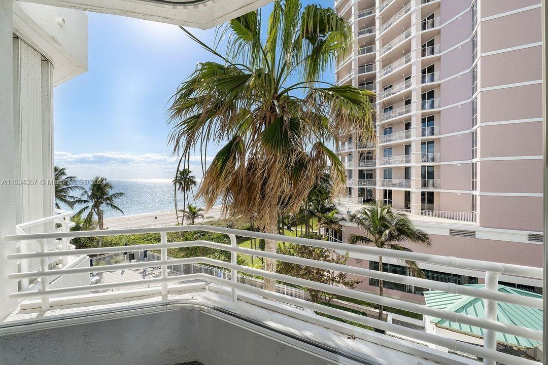 Balcony Primary Bedroom