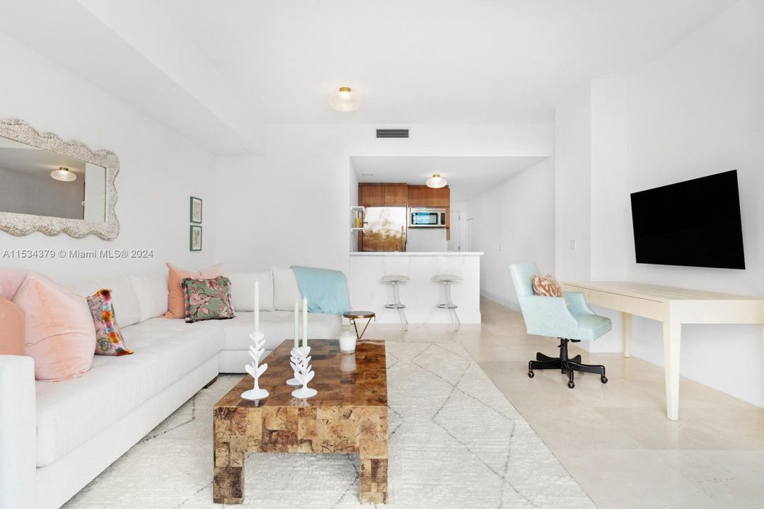Recently Sold: $1,550,000 (0 beds, 1 baths, 695 Square Feet)