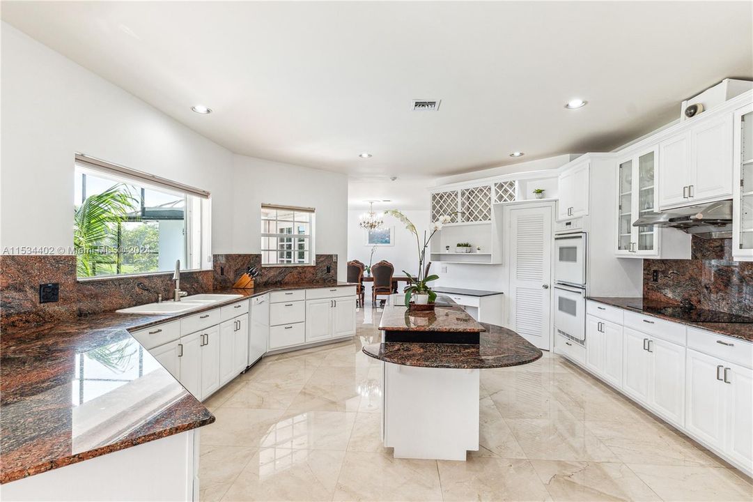 Active With Contract: $1,900,000 (5 beds, 4 baths, 4243 Square Feet)