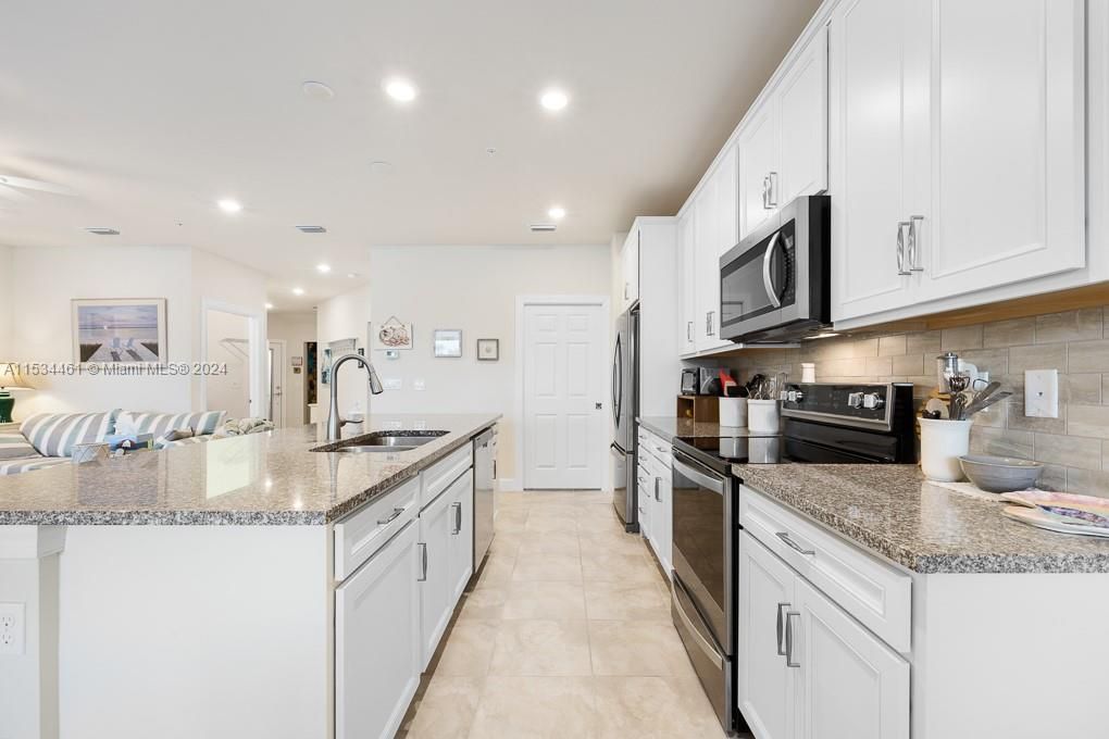 For Sale: $343,500 (3 beds, 2 baths, 1457 Square Feet)