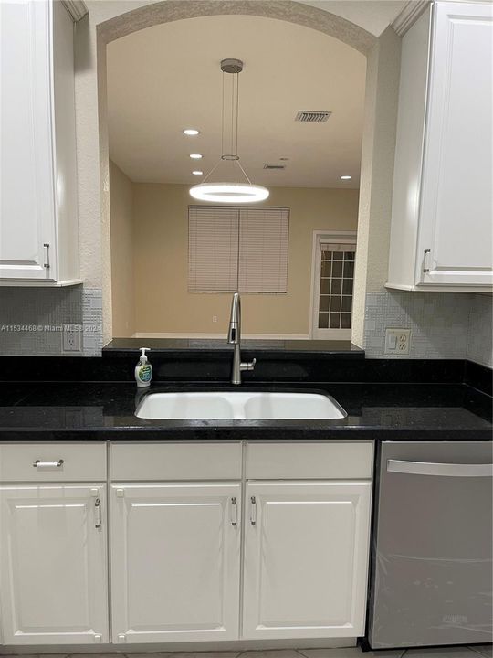 Recently Rented: $4,200 (4 beds, 3 baths, 1972 Square Feet)