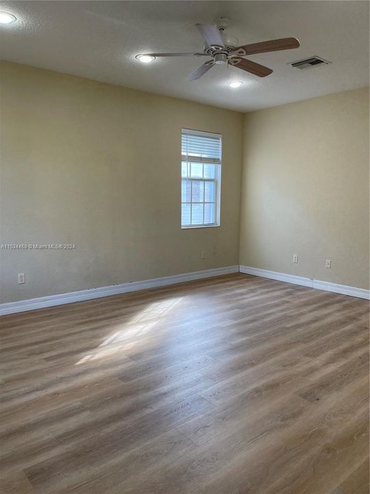 Recently Rented: $4,200 (4 beds, 3 baths, 1972 Square Feet)