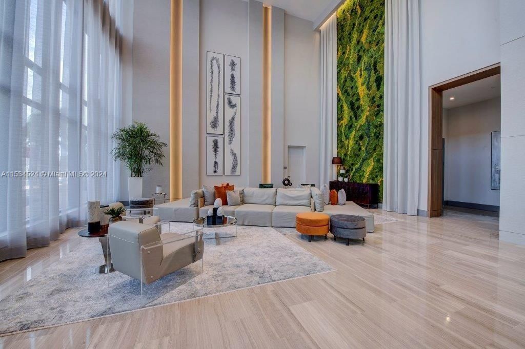 Recently Sold: $635,000 (2 beds, 2 baths, 1040 Square Feet)