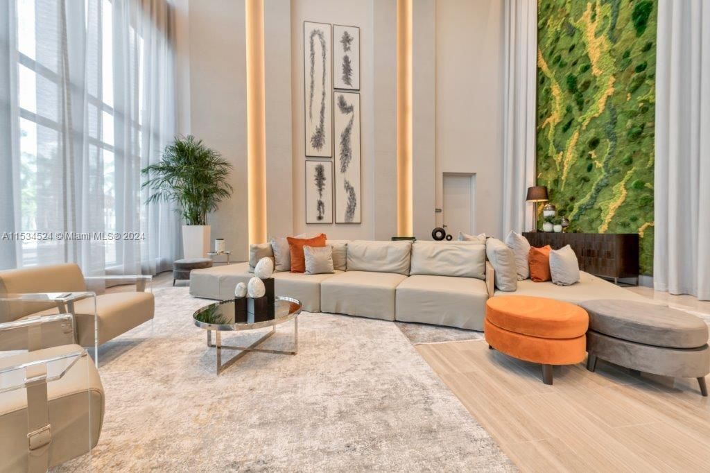 Recently Sold: $635,000 (2 beds, 2 baths, 1040 Square Feet)