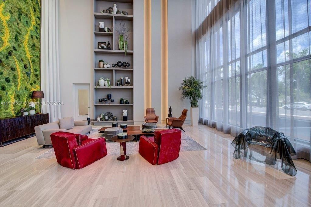 Recently Sold: $635,000 (2 beds, 2 baths, 1040 Square Feet)