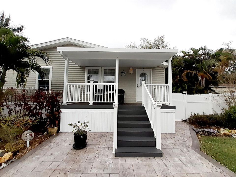 最近售出: $849,000 (4 贝兹, 3 浴室, 4766 平方英尺)