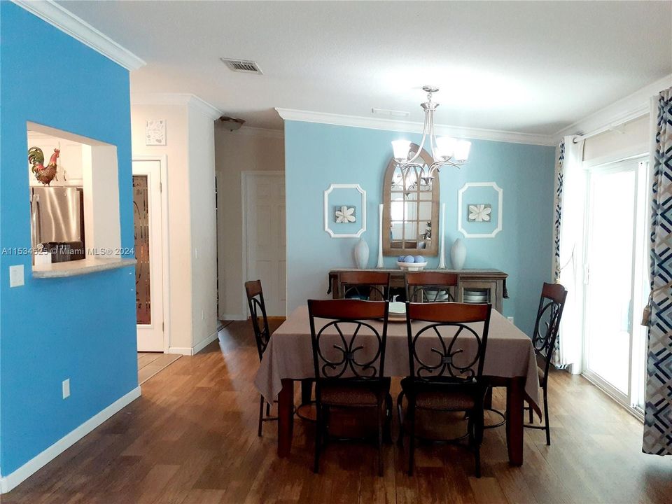 最近售出: $849,000 (4 贝兹, 3 浴室, 4766 平方英尺)