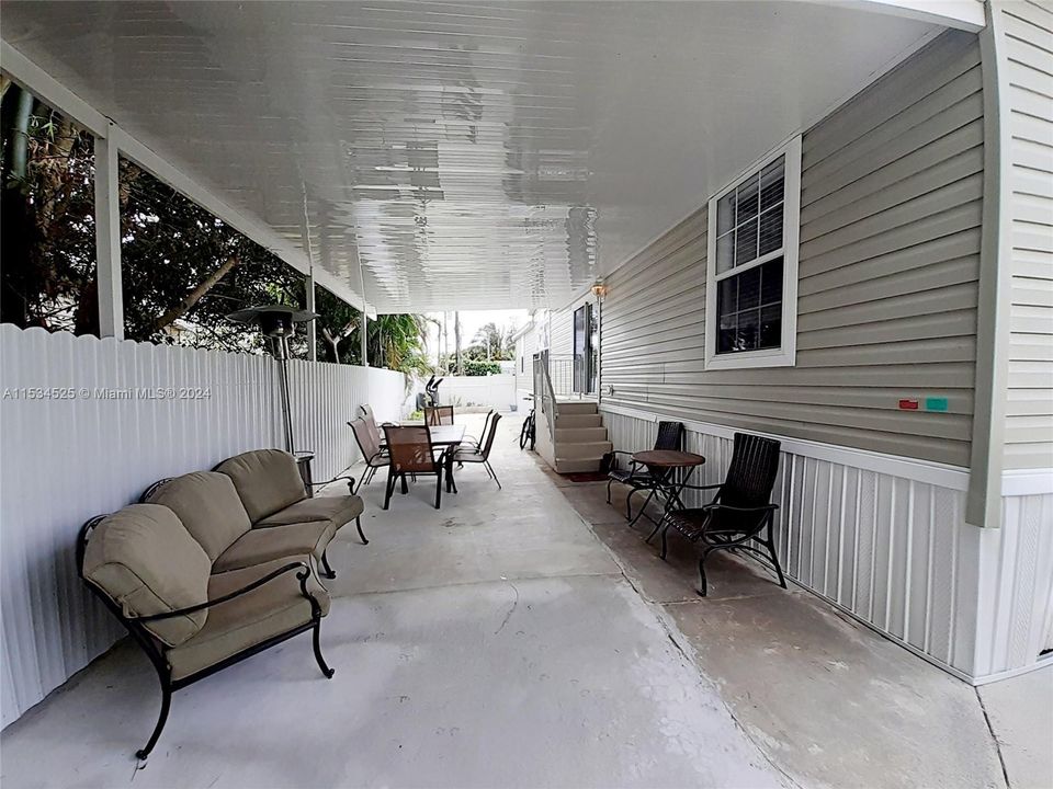 最近售出: $849,000 (4 贝兹, 3 浴室, 4766 平方英尺)