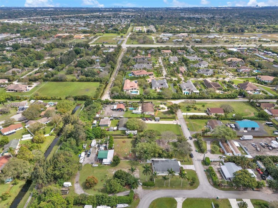 最近售出: $849,000 (4 贝兹, 3 浴室, 4766 平方英尺)