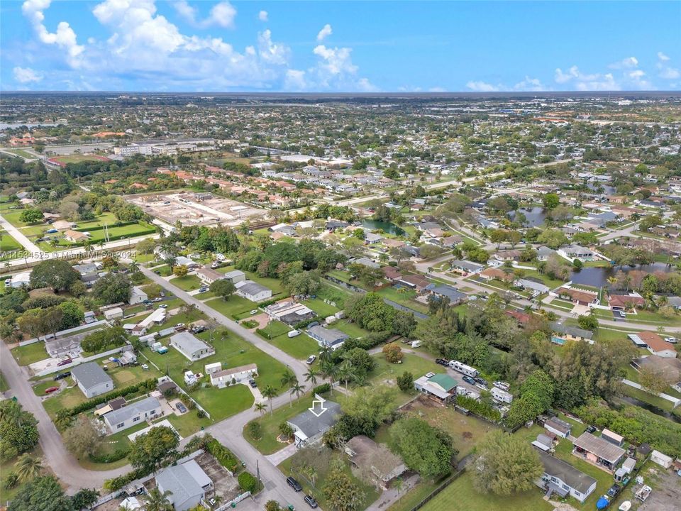 最近售出: $849,000 (4 贝兹, 3 浴室, 4766 平方英尺)