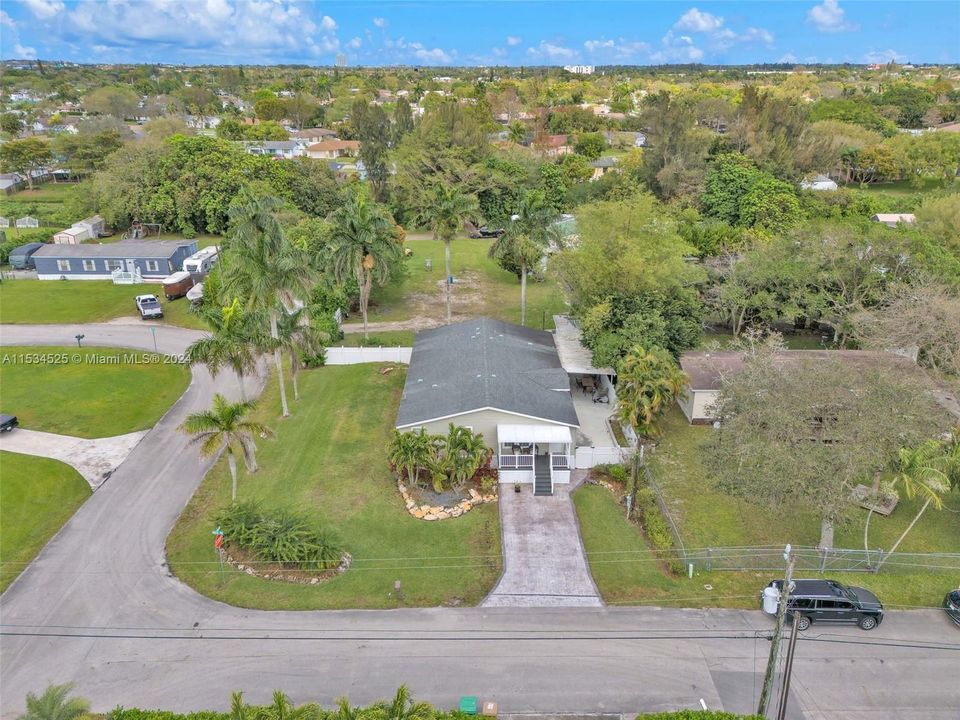 最近售出: $849,000 (4 贝兹, 3 浴室, 4766 平方英尺)