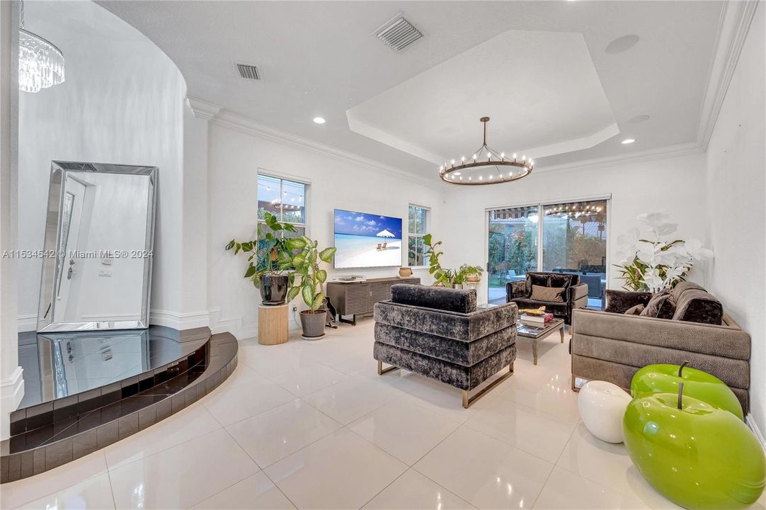 Active With Contract: $1,599,000 (3 beds, 2 baths, 2806 Square Feet)