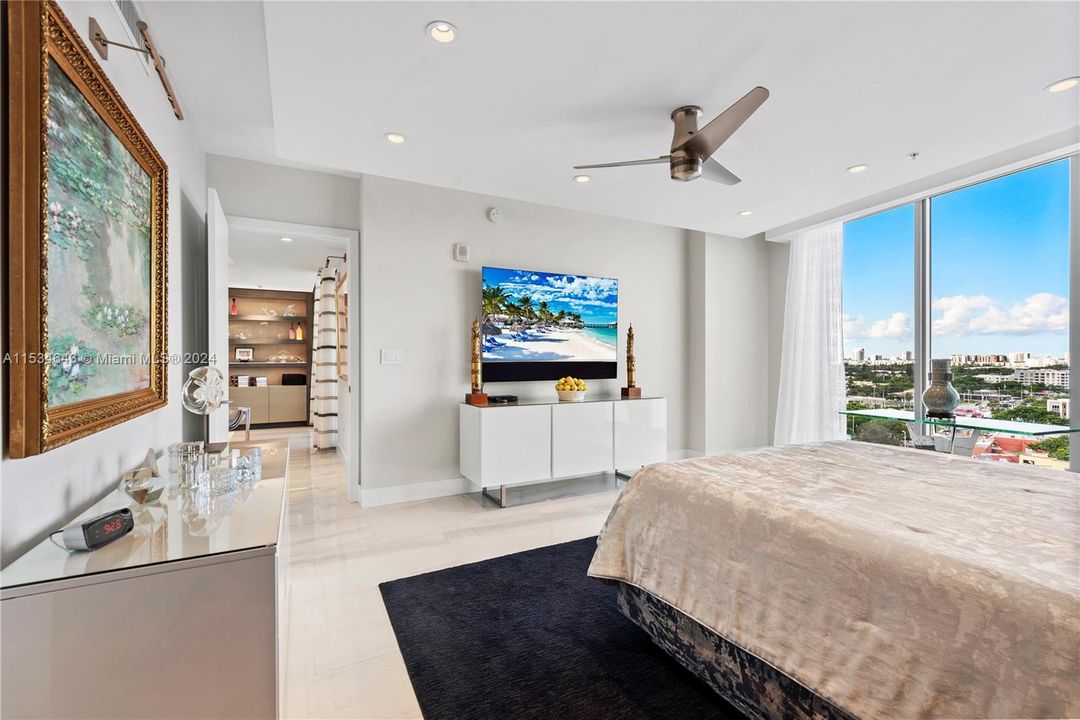 Recently Sold: $2,250,000 (2 beds, 2 baths, 2314 Square Feet)