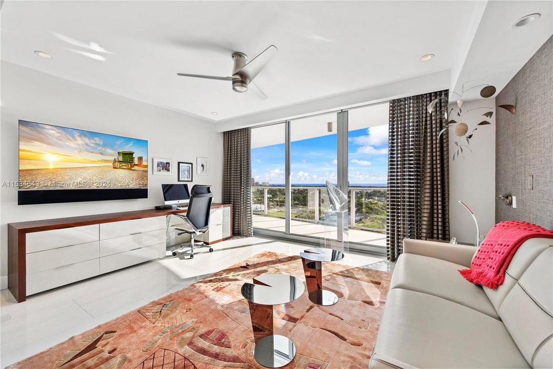 Recently Sold: $2,250,000 (2 beds, 2 baths, 2314 Square Feet)