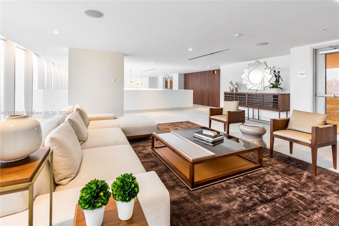 Recently Sold: $2,250,000 (2 beds, 2 baths, 2314 Square Feet)