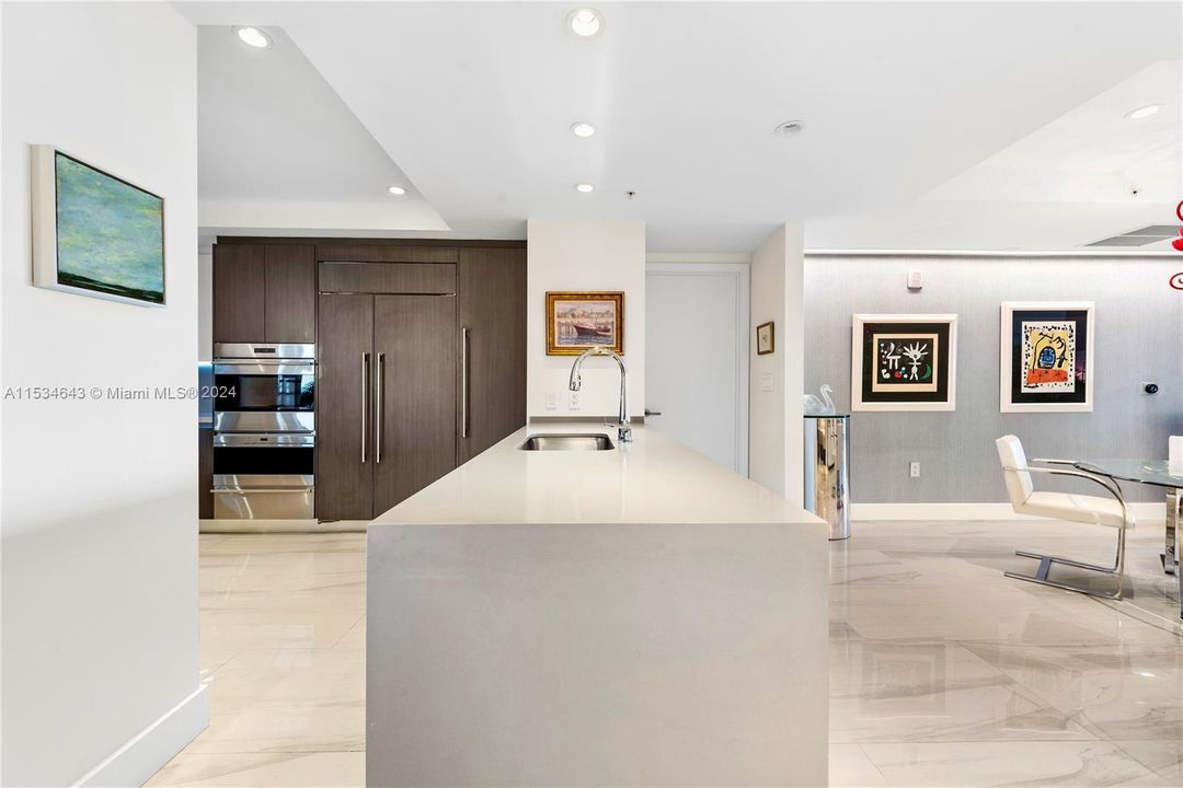 Recently Sold: $2,250,000 (2 beds, 2 baths, 2314 Square Feet)