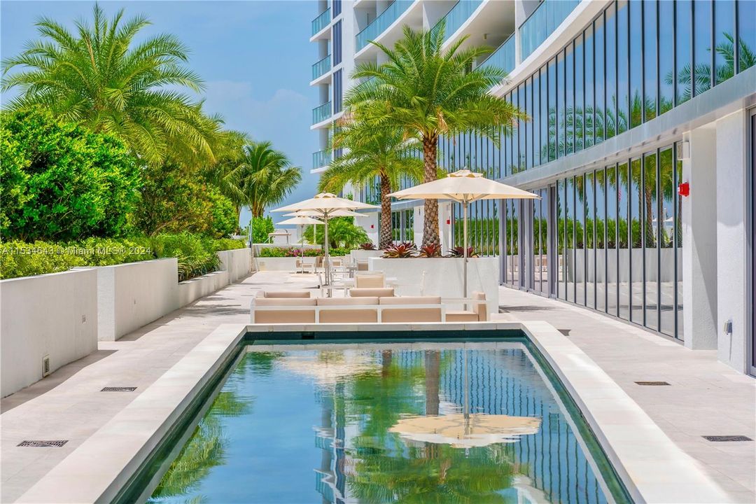 Recently Sold: $2,250,000 (2 beds, 2 baths, 2314 Square Feet)