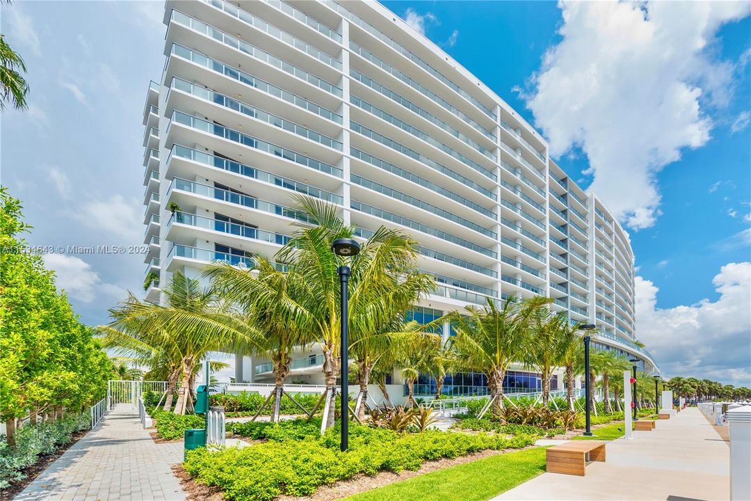 Recently Sold: $2,250,000 (2 beds, 2 baths, 2314 Square Feet)