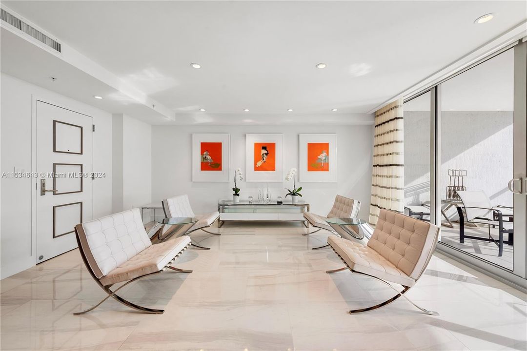 Recently Sold: $2,250,000 (2 beds, 2 baths, 2314 Square Feet)