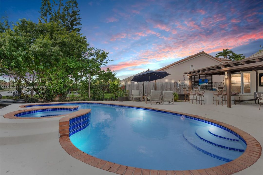 Recently Sold: $725,000 (4 beds, 2 baths, 2174 Square Feet)