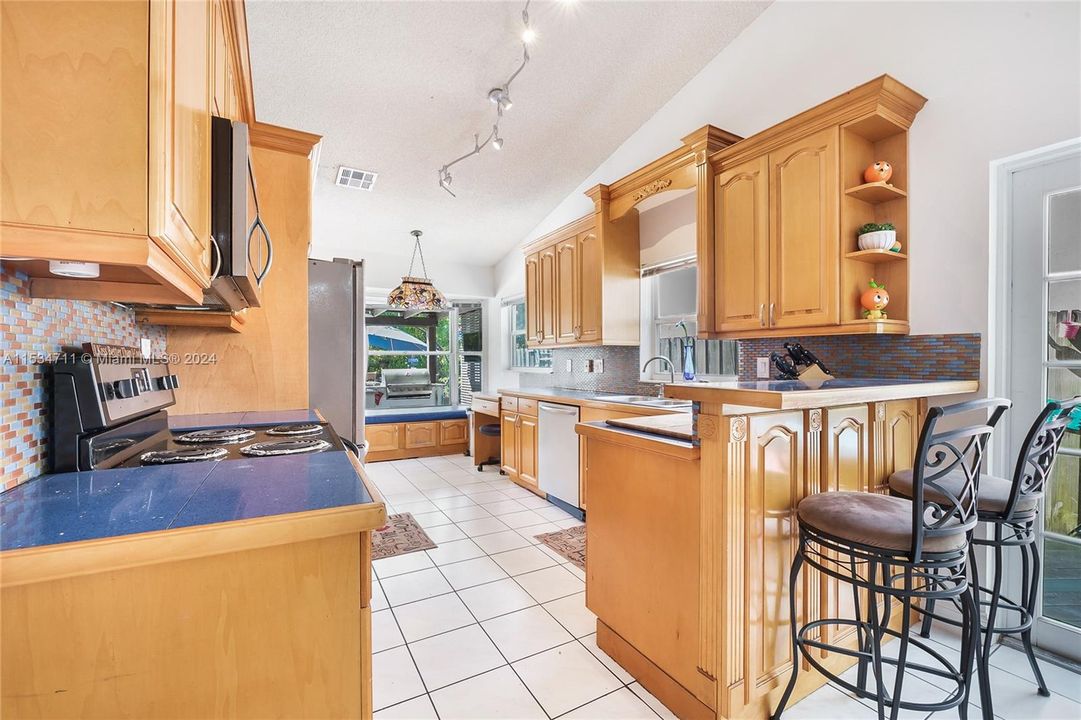 Recently Sold: $725,000 (4 beds, 2 baths, 2174 Square Feet)