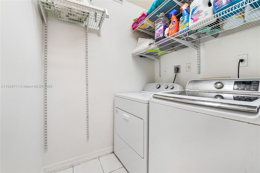 Recently Sold: $725,000 (4 beds, 2 baths, 2174 Square Feet)