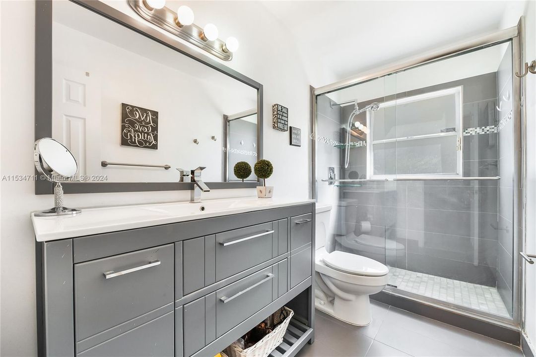 Recently Sold: $725,000 (4 beds, 2 baths, 2174 Square Feet)