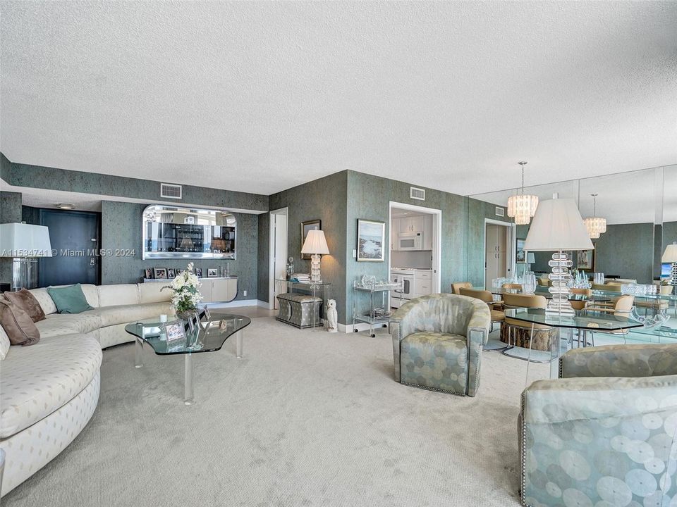 Recently Sold: $1,200,000 (2 beds, 2 baths, 2011 Square Feet)