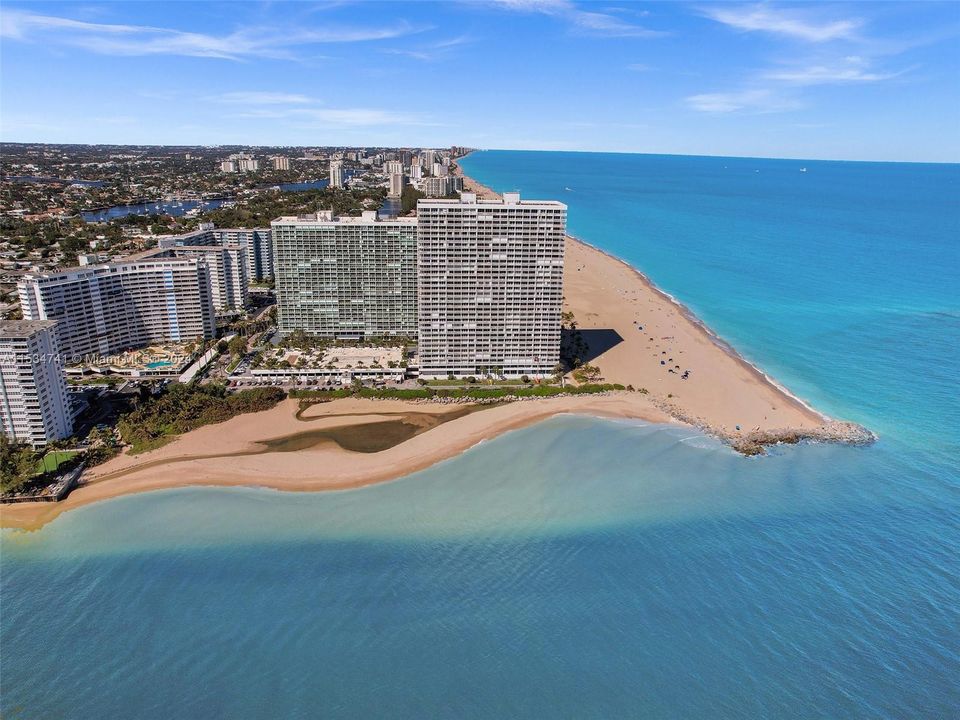 Recently Sold: $1,200,000 (2 beds, 2 baths, 2011 Square Feet)