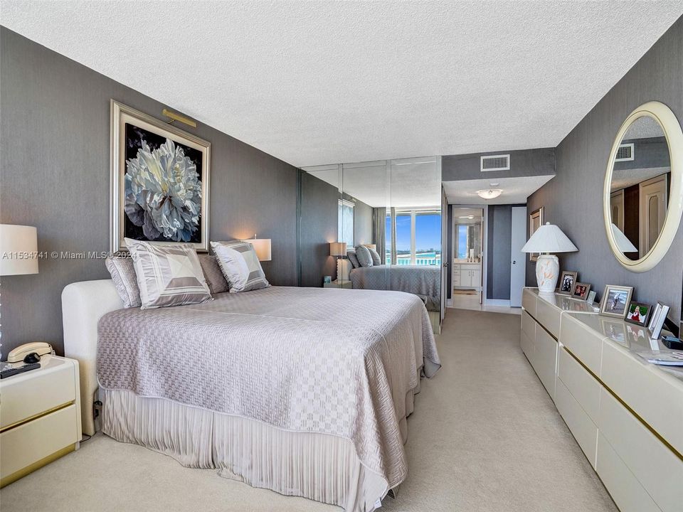 Recently Sold: $1,200,000 (2 beds, 2 baths, 2011 Square Feet)