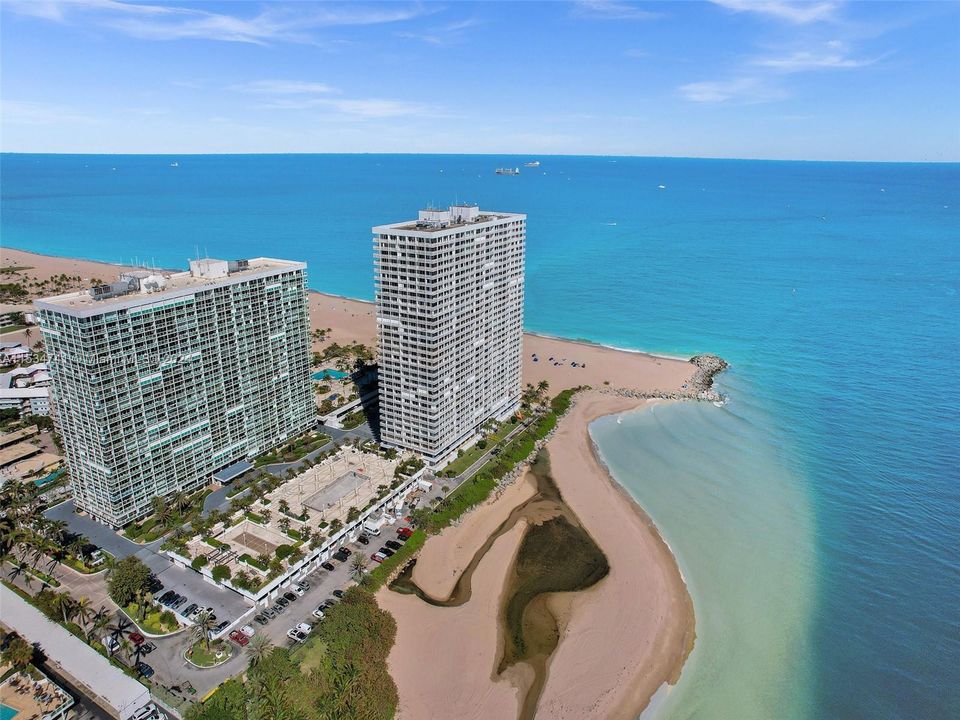 Recently Sold: $1,200,000 (2 beds, 2 baths, 2011 Square Feet)