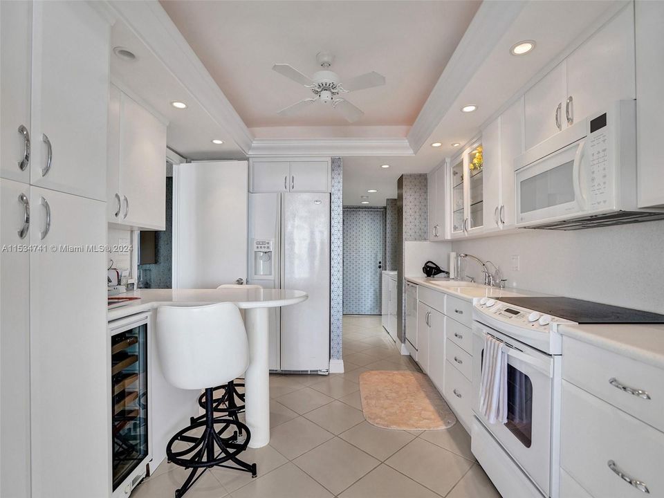 Recently Sold: $1,200,000 (2 beds, 2 baths, 2011 Square Feet)