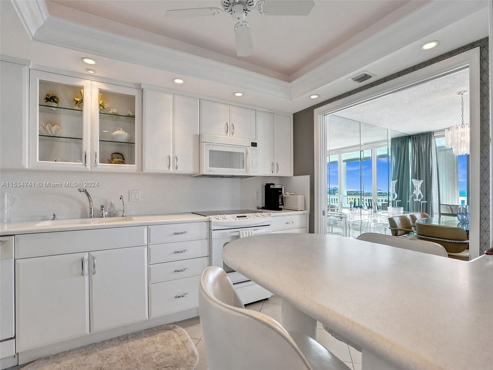 Recently Sold: $1,200,000 (2 beds, 2 baths, 2011 Square Feet)