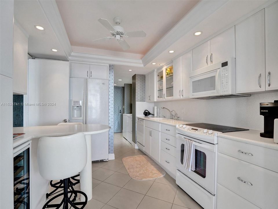 Recently Sold: $1,200,000 (2 beds, 2 baths, 2011 Square Feet)