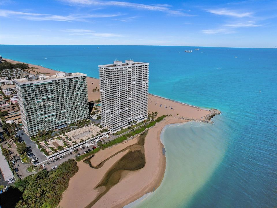 Recently Sold: $1,200,000 (2 beds, 2 baths, 2011 Square Feet)
