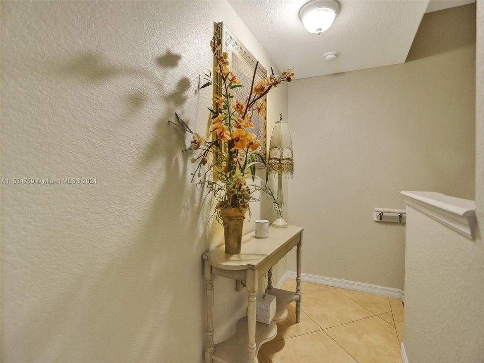 For Sale: $359,900 (2 beds, 2 baths, 1203 Square Feet)