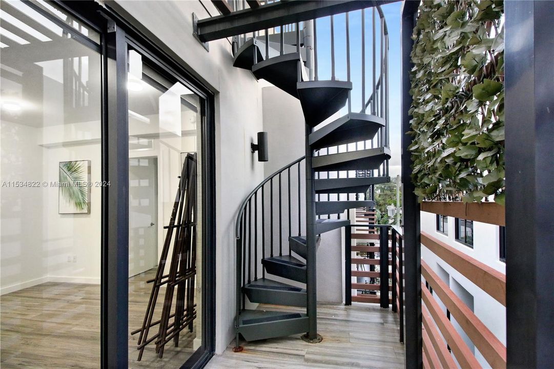 Recientemente alquilado: $6,300 (2 camas, 2 baños, 1242 Pies cuadrados)